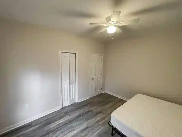 8 BR in Petersburg