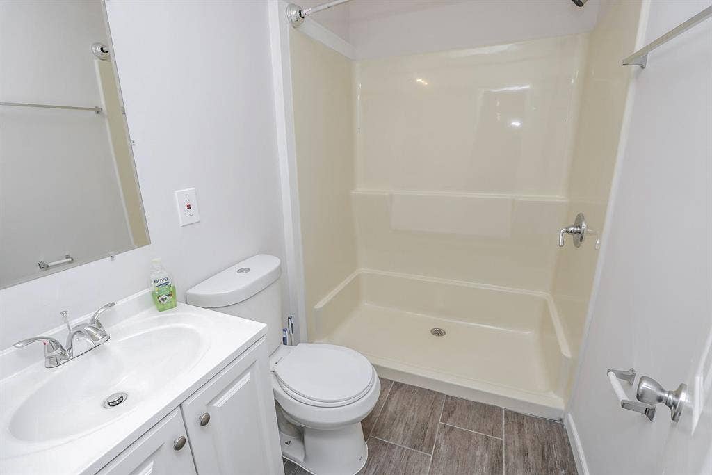 8 BR in Petersburg