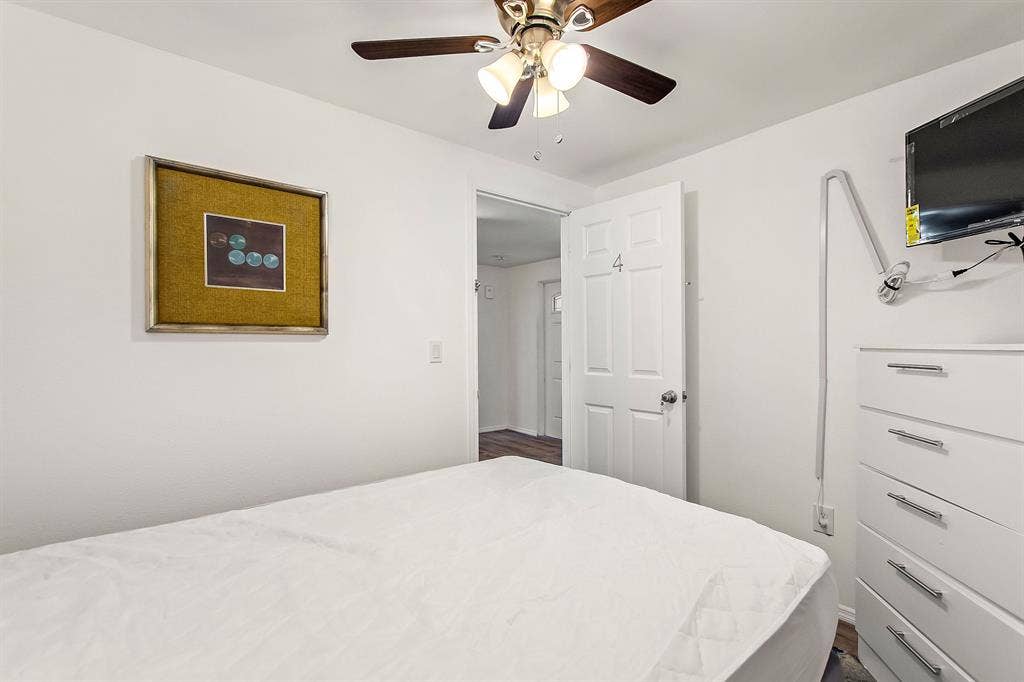 3 BR in Sarasota