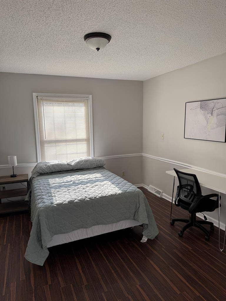 5 BR in Blue Springs
