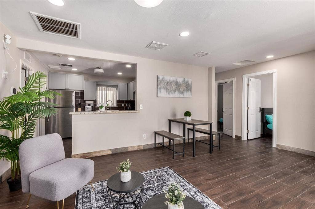 7 BR in Tempe