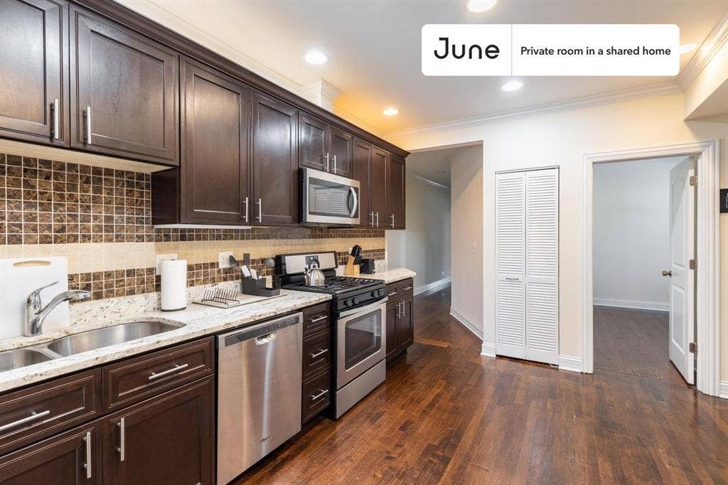 4 BR in Chicago