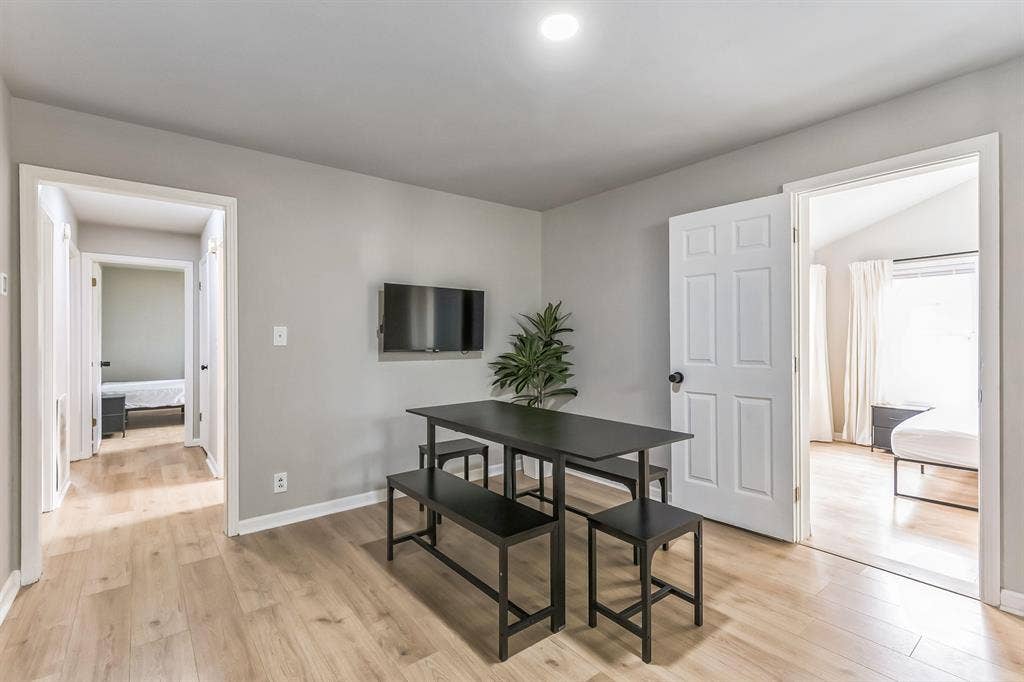 7 BR in Clarksville