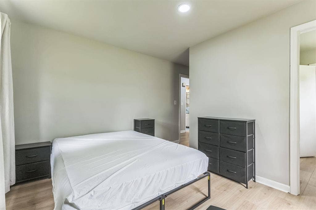 7 BR in Clarksville