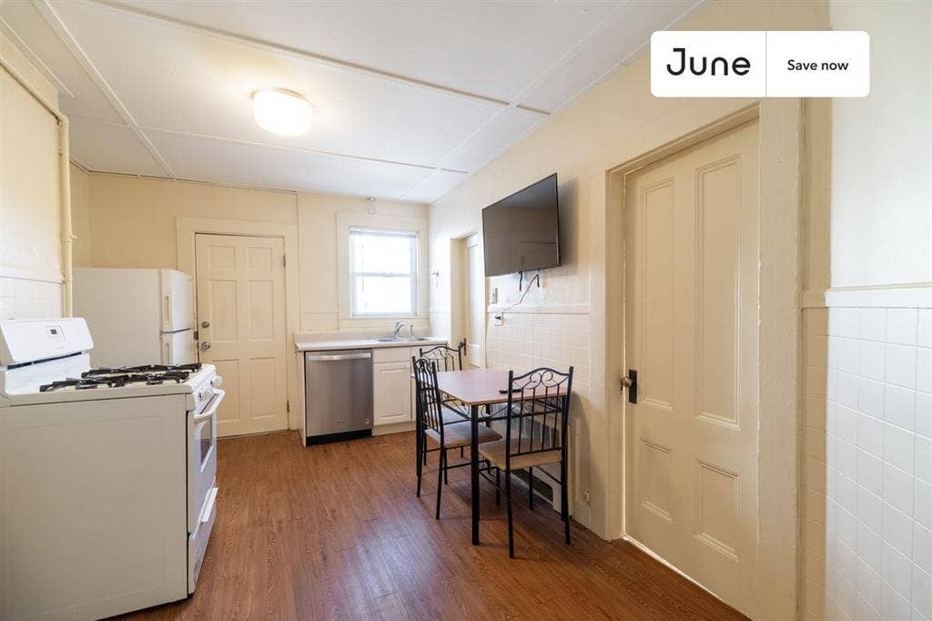 4 BR in Boston