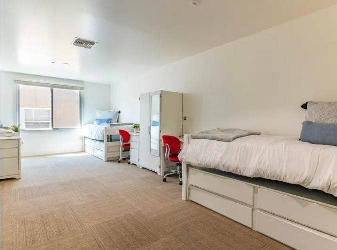 Sublease | USC-Adjacent Housing