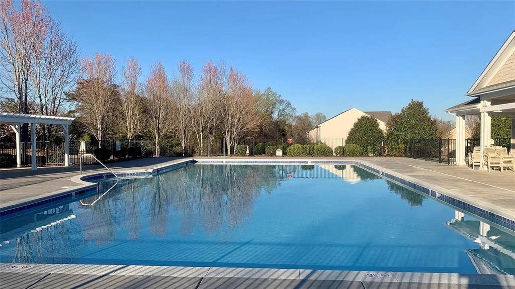 5 BR in Pineville