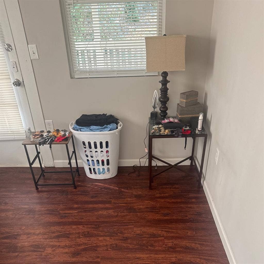 Looking for roommate!!!