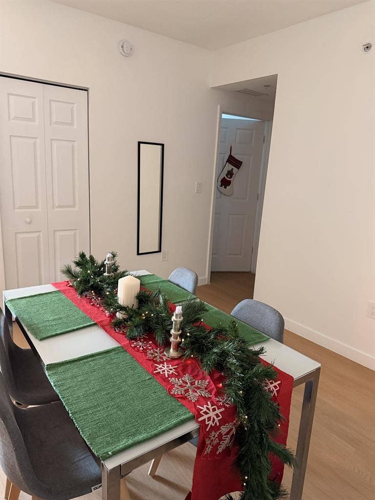Looking for a female roommate
