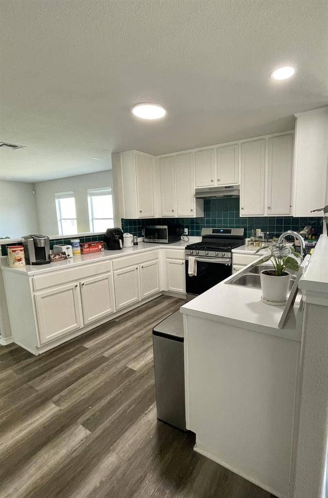 Spacious private room for rent