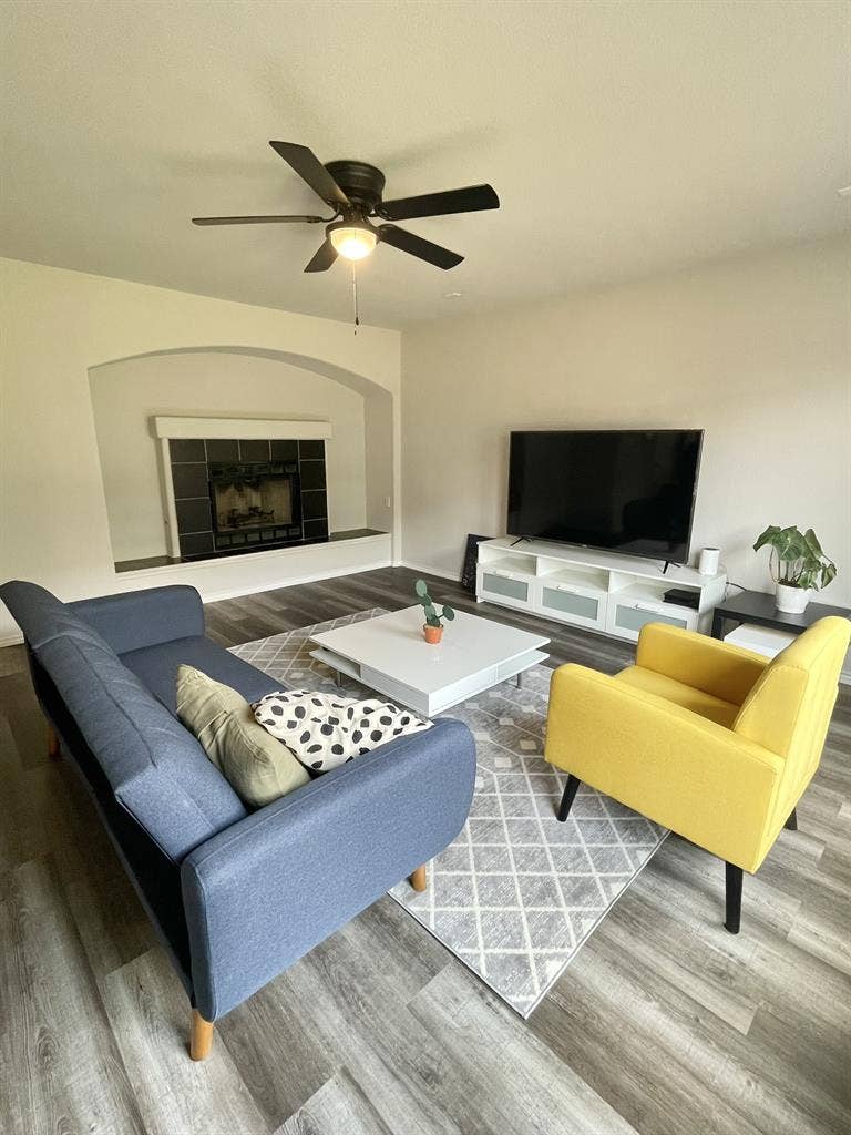 Spacious private room for rent