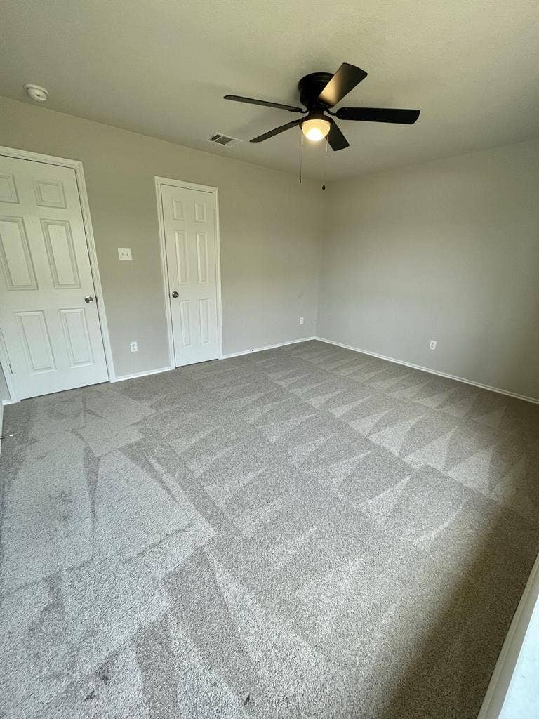 Spacious private room for rent