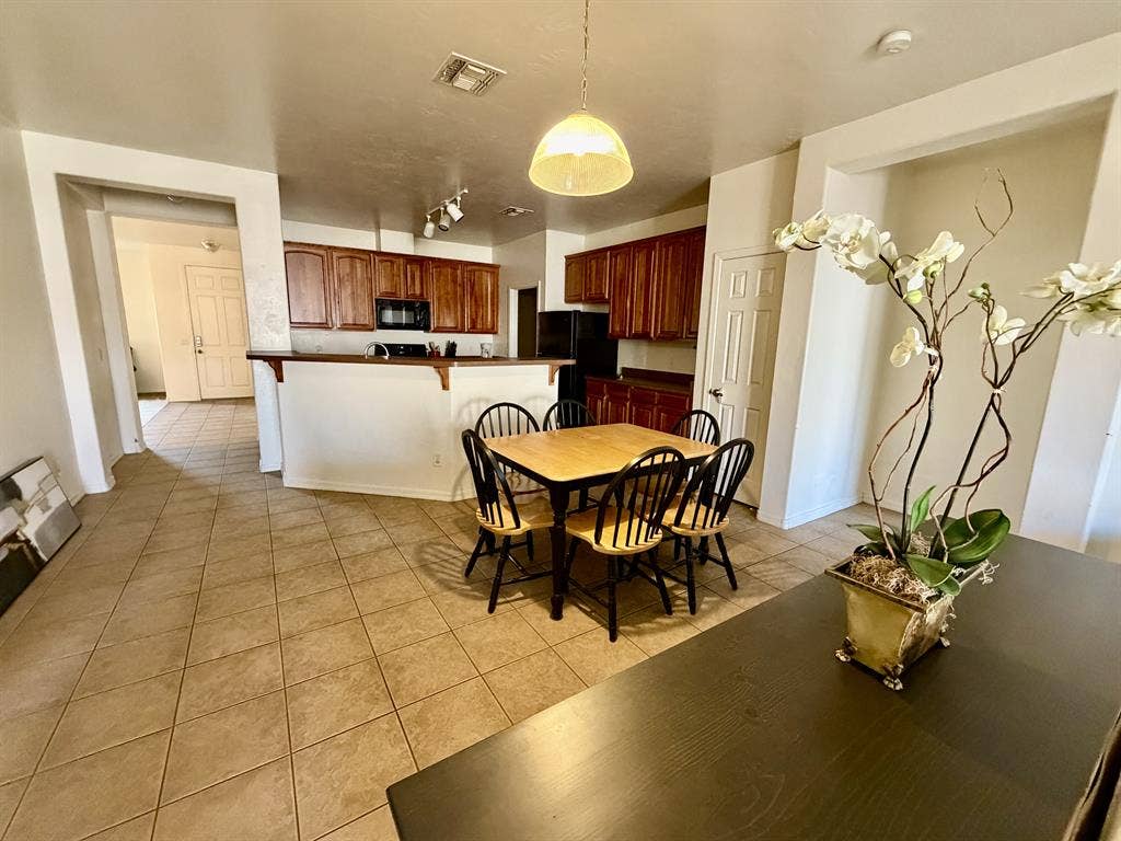 Beautiful fully furnished home!!!