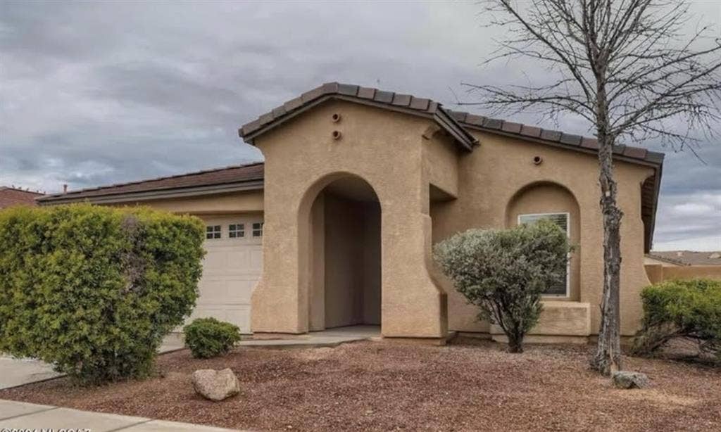 Beautiful fully furnished home!!!