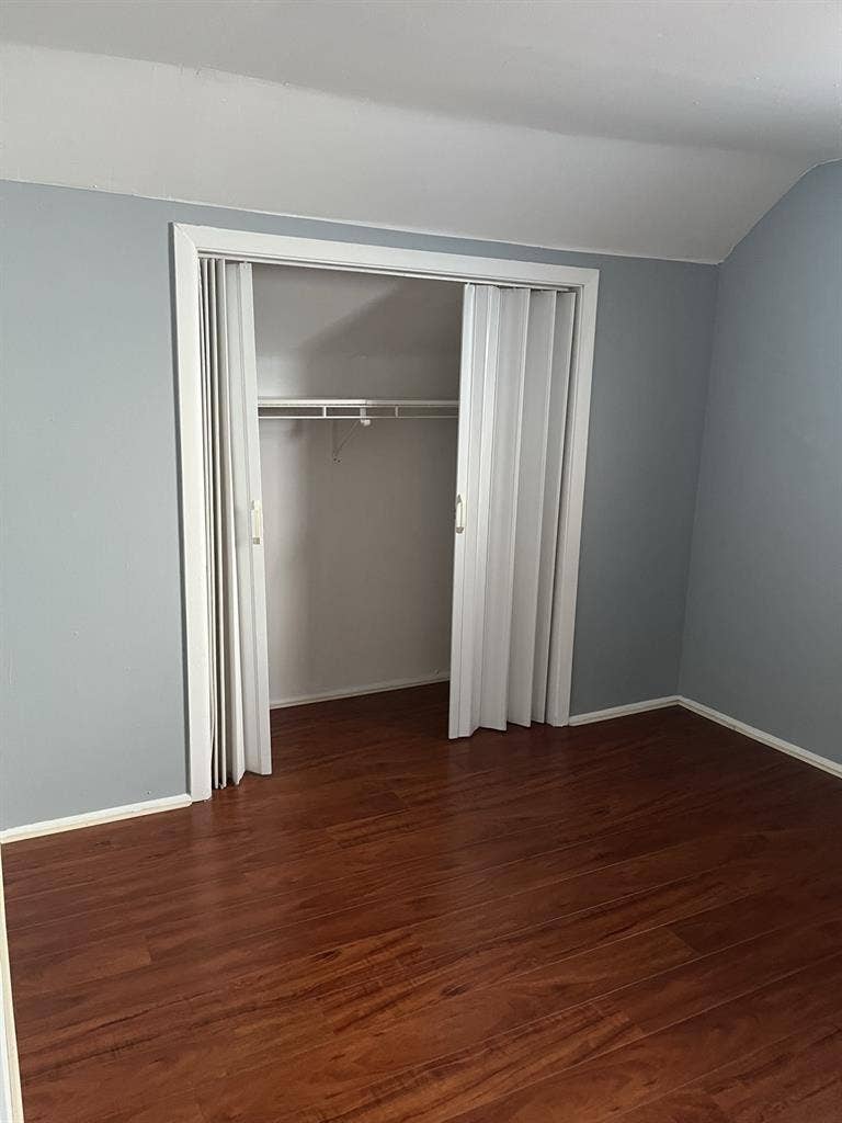 Private room upstairs /shared bath