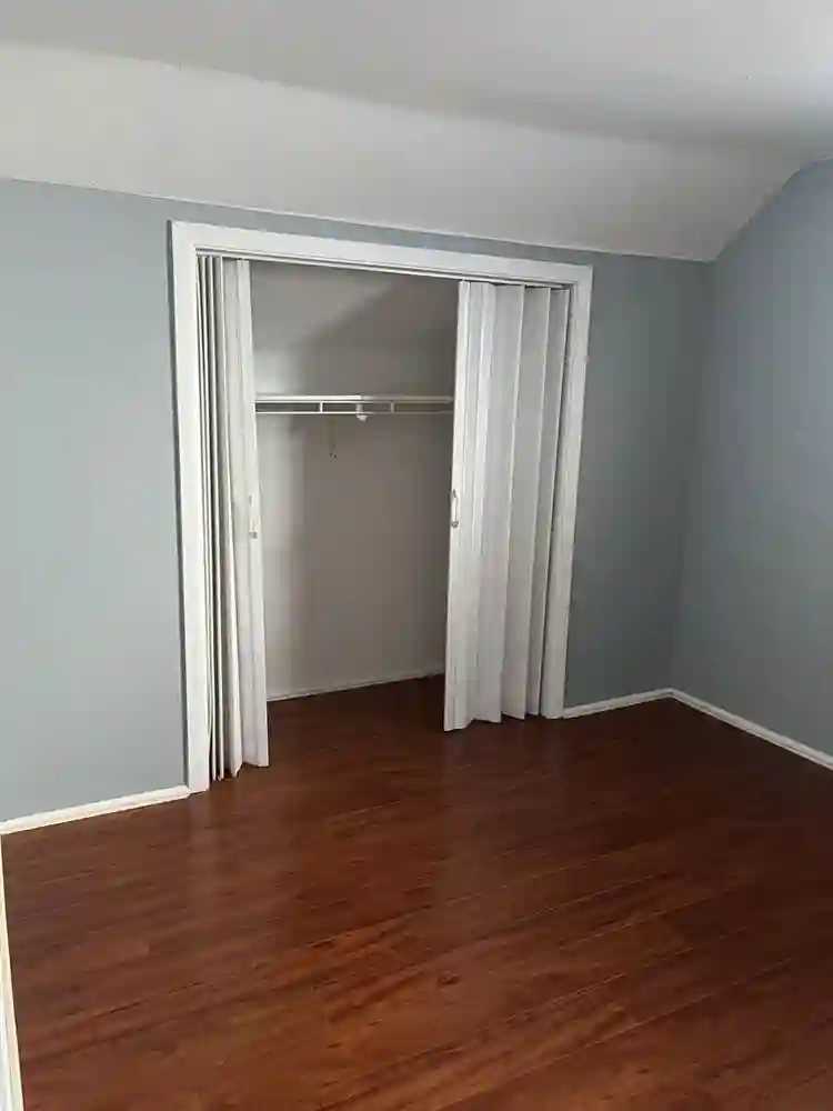 Private room upstairs /shared bath