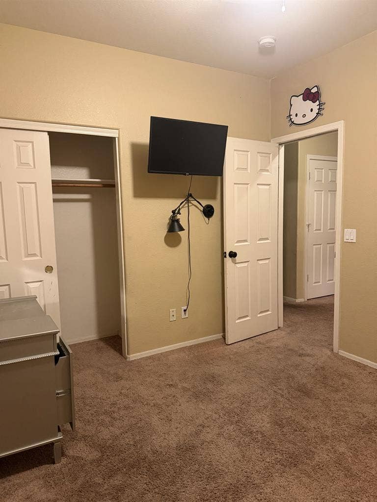 Room for rent in house