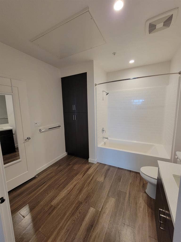 Looking for roommate!