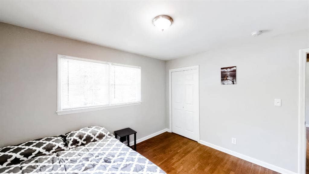 5 BR in College Park