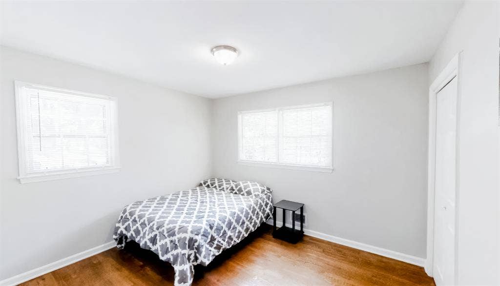5 BR in College Park
