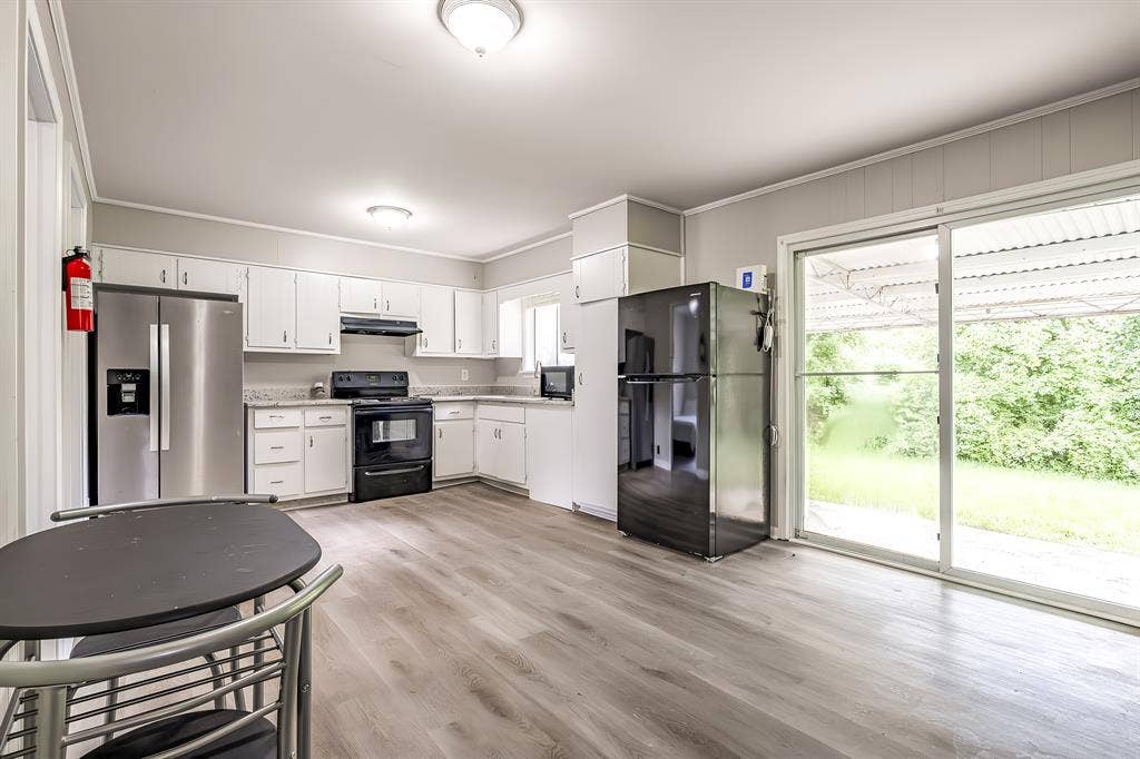 7 BR in Riverdale