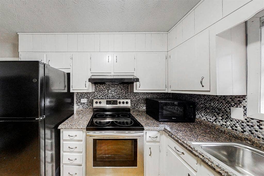 9 BR in Riverdale