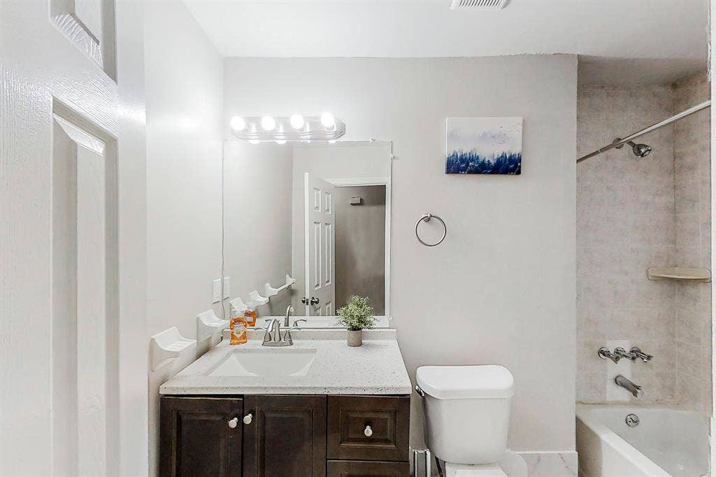 9 BR in Riverdale