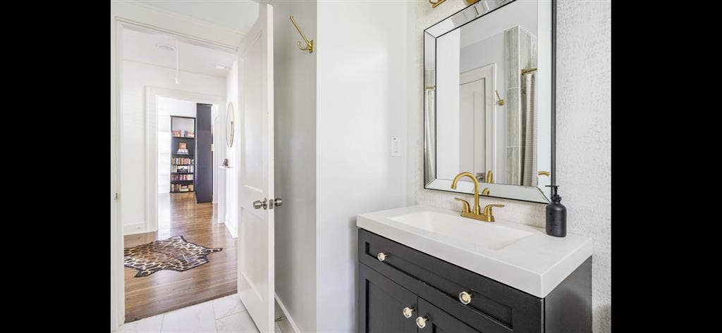 3 BR in Houston