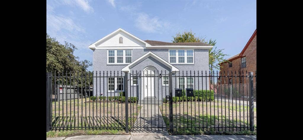3 BR in Houston