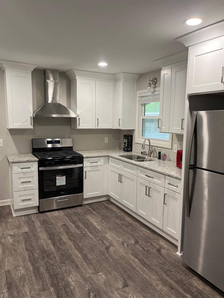 4 BR in Riverdale