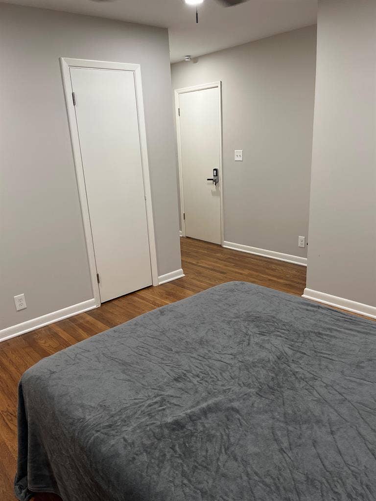 4 BR in Riverdale