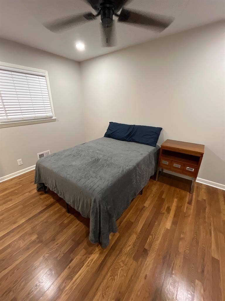 4 BR in Riverdale