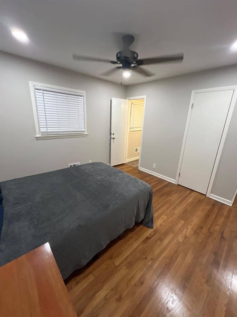 4 BR in Riverdale