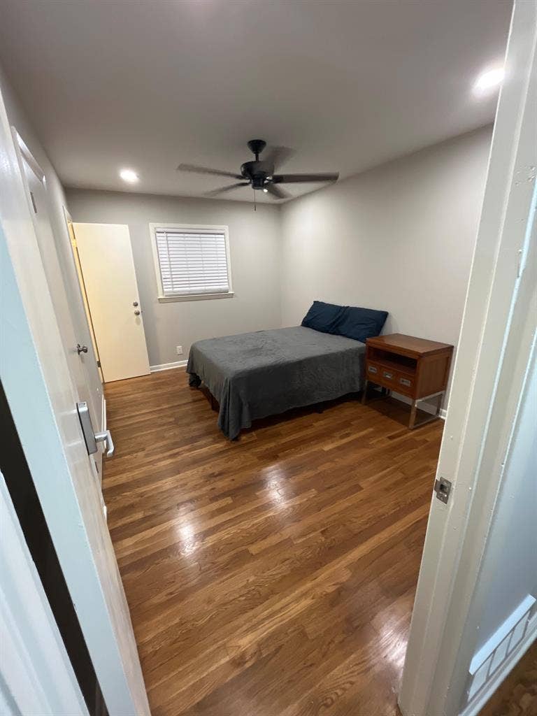 4 BR in Riverdale