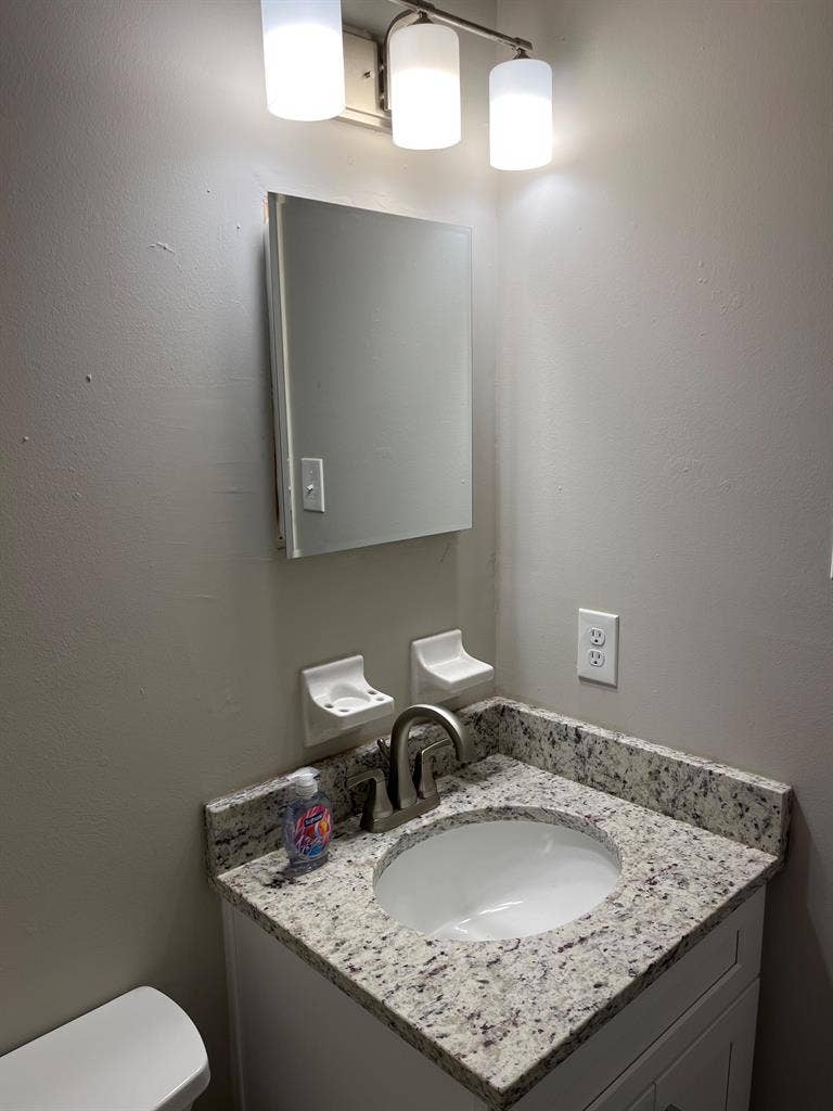 4 BR in Riverdale