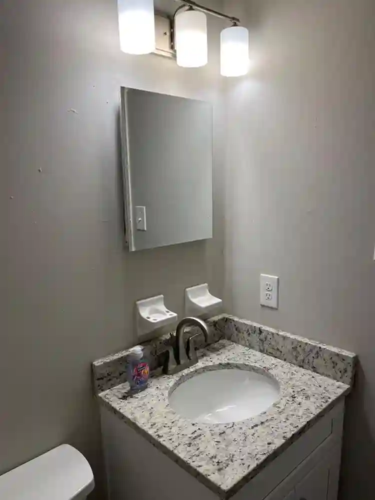 4 BR in Riverdale