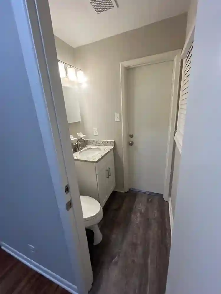 4 BR in Riverdale