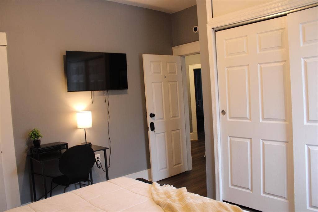 6 BR in Baltimore