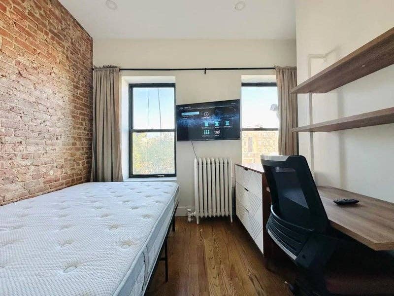 Huge Duplex Apt