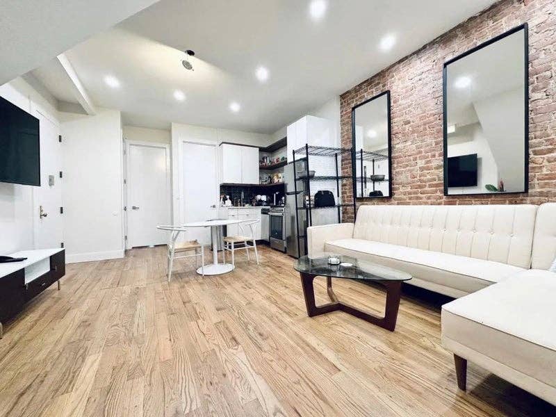 Huge Duplex Apt