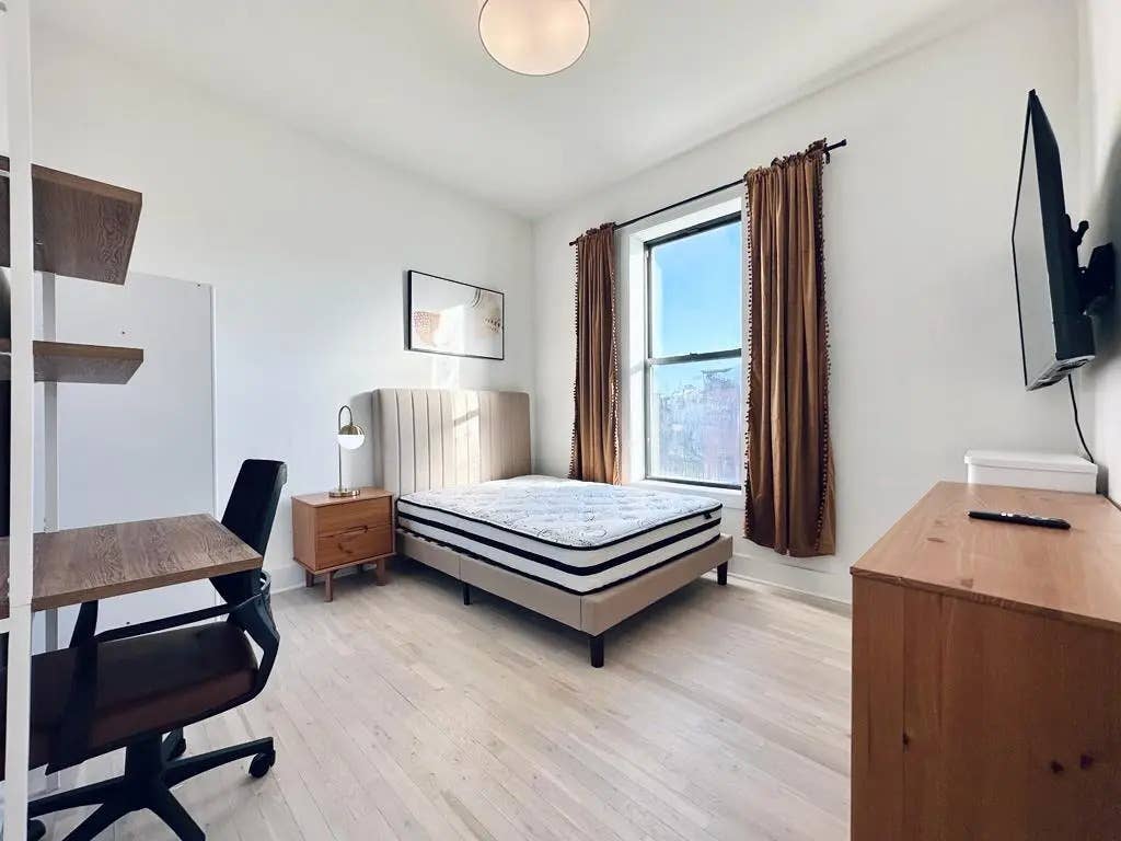 Bedford Ave – #