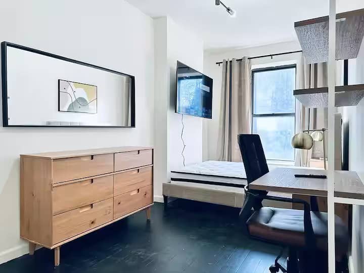 Large Room 3blocks to Prospect Park