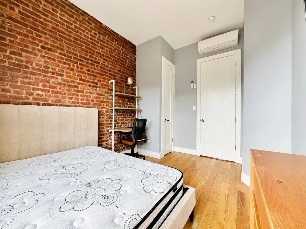 Lenox Rd – # bathrooms!)
