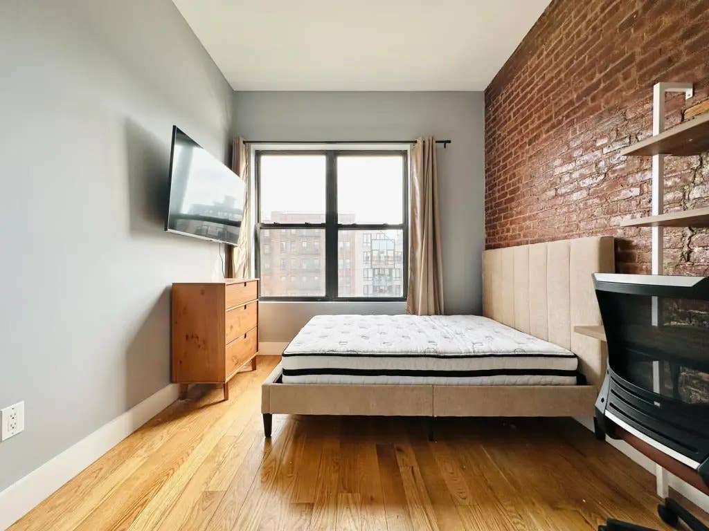 Lenox Rd – # bathrooms!)