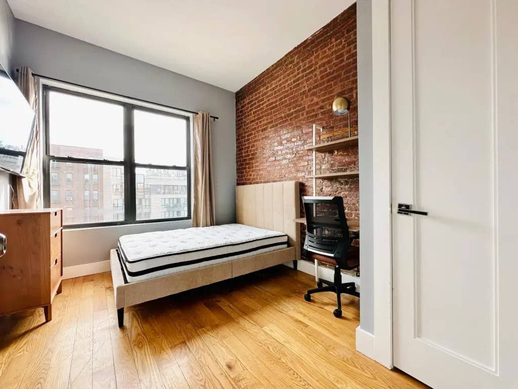 Lenox Rd – # bathrooms!)
