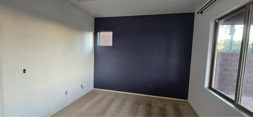 4 availble rooms