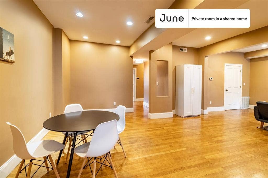 4 BR in Boston