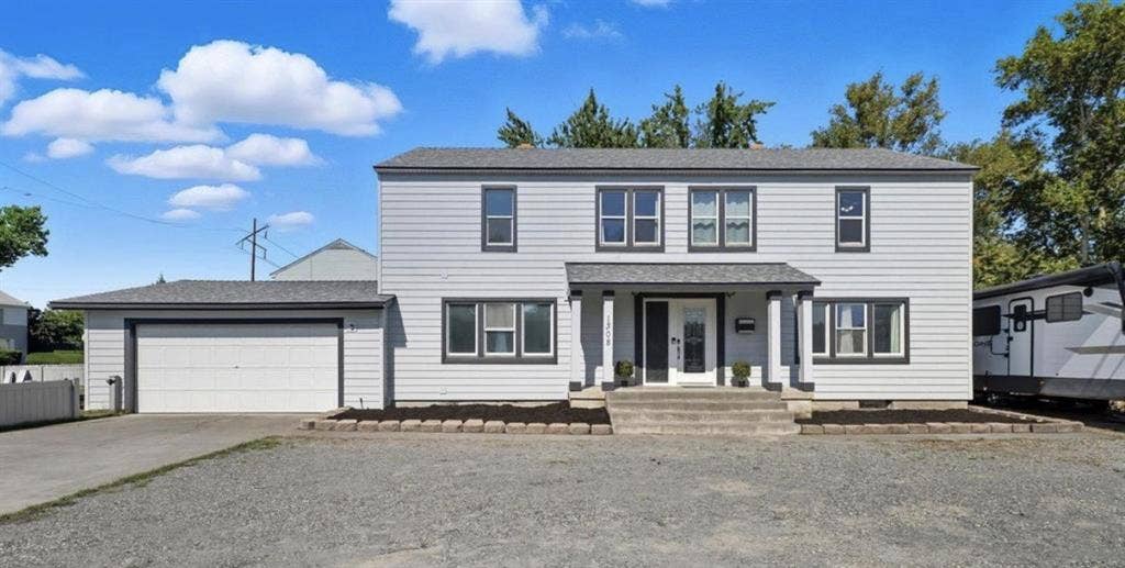 Fully Furnished - Central Richland