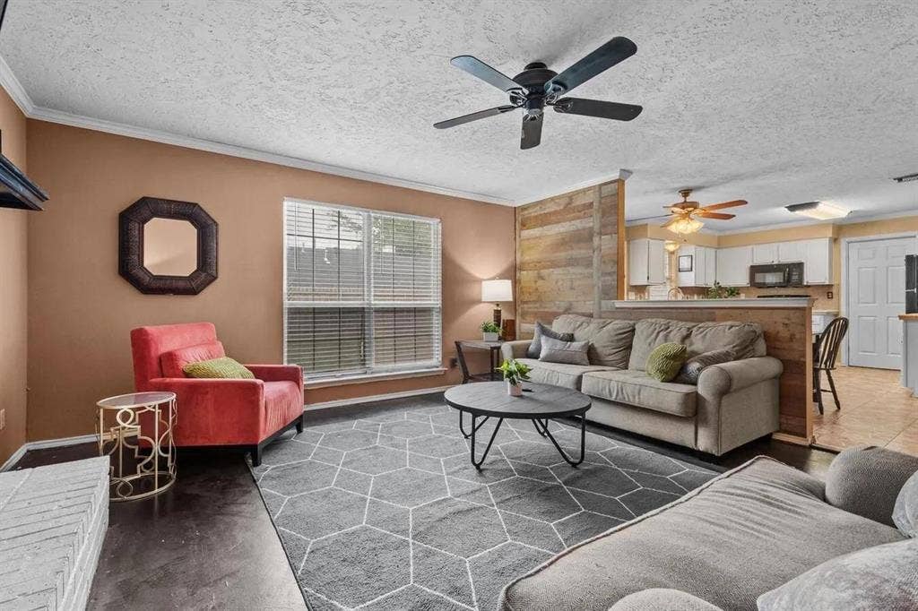 6 BR in Grand Prairie