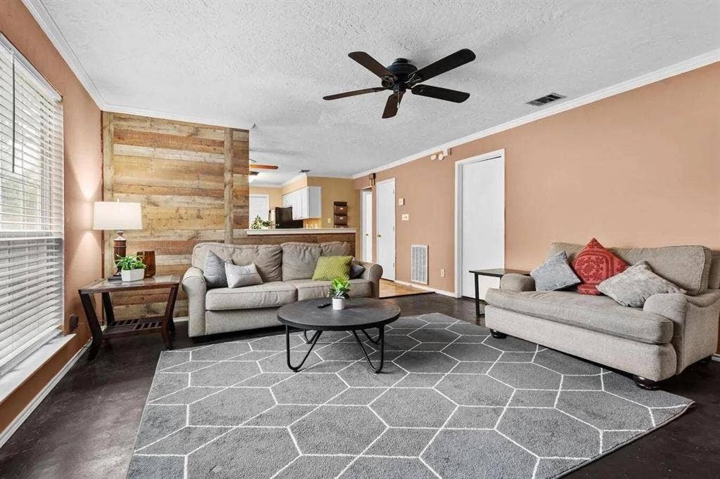 6 BR in Grand Prairie